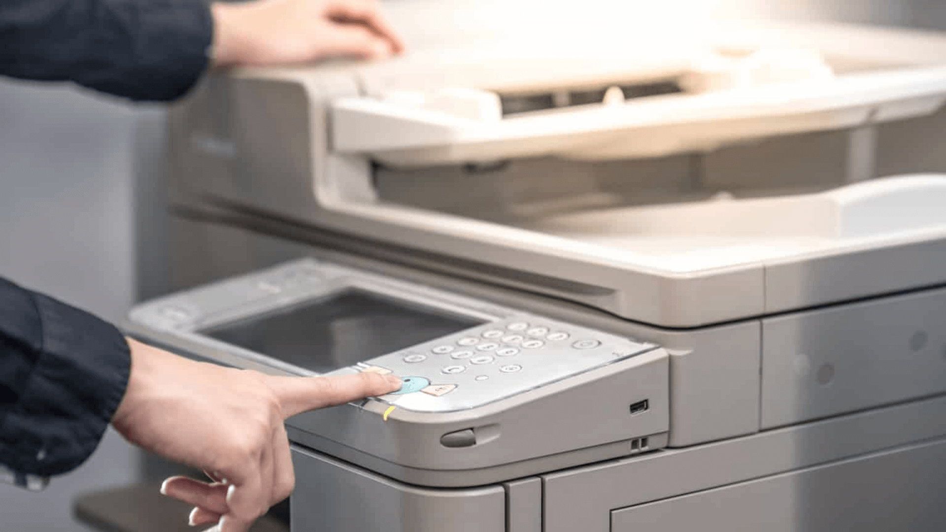 So sánh thuê và mua máy photocopy – Lựa chọn nào có lợi cho doanh nghiệp nhỏ?
