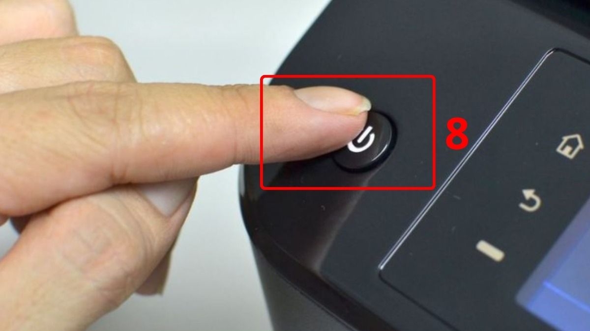 Nhấn lại nút nguồn để khởi động thiết bị